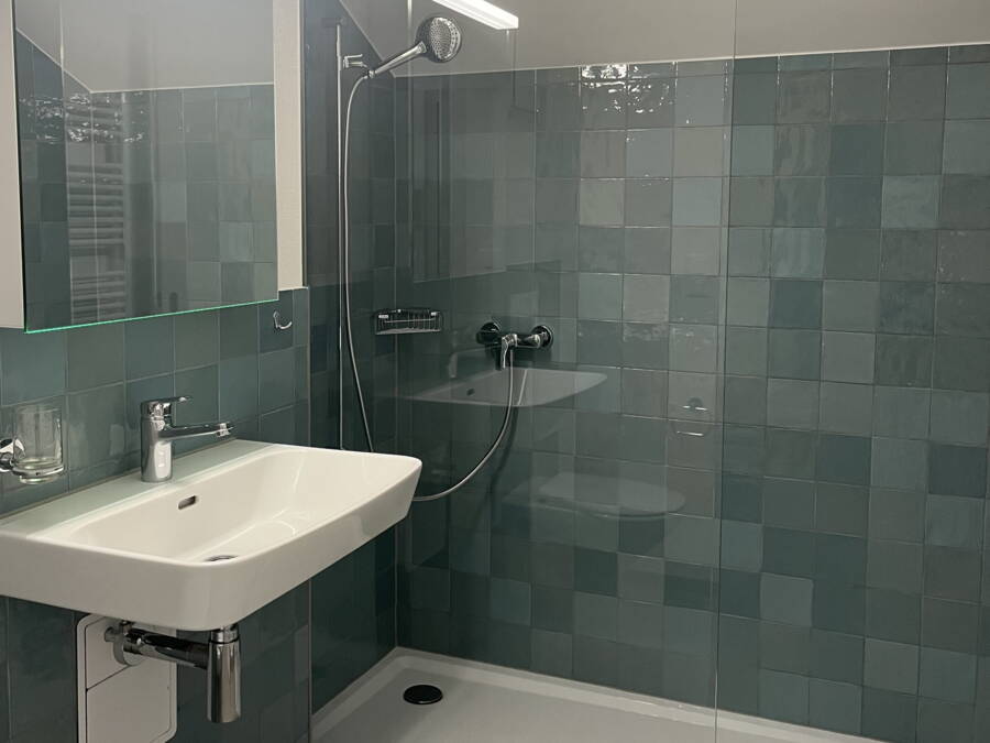 img_8630.jpg Feng Shui-Farbkonzept in Jugendzimmer. Die Farben sind individuell auf die Kundin abgestimmt.